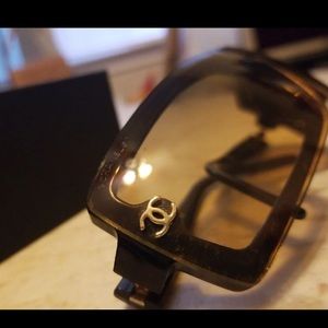 1 HR PRICE 💯% Authentic Chanel Sunglasses